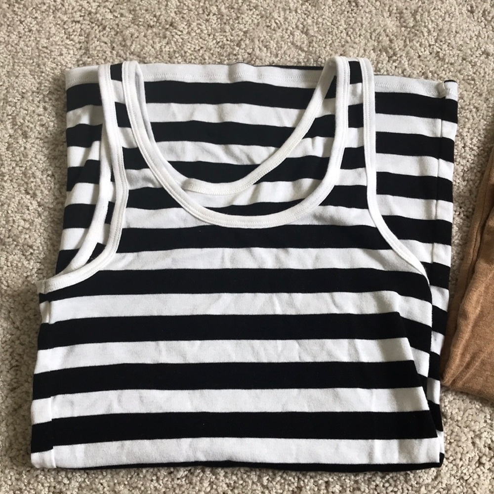 Tank top bundle - Picture 3 of 4